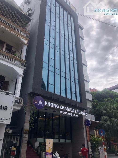 Cho thuê tòa nhà mặt phố Phố Hoàng Ngân- Cầu Giấy, 100m2*8 tầng