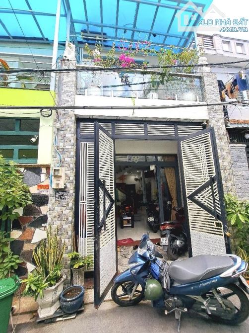 Nhà 3 Tầng 2 mặt hẻm đường TRUNG MỸ TÂY 2A, Q12, DT 100m2 (4 x 25), có 3 phòng trọ phía sa