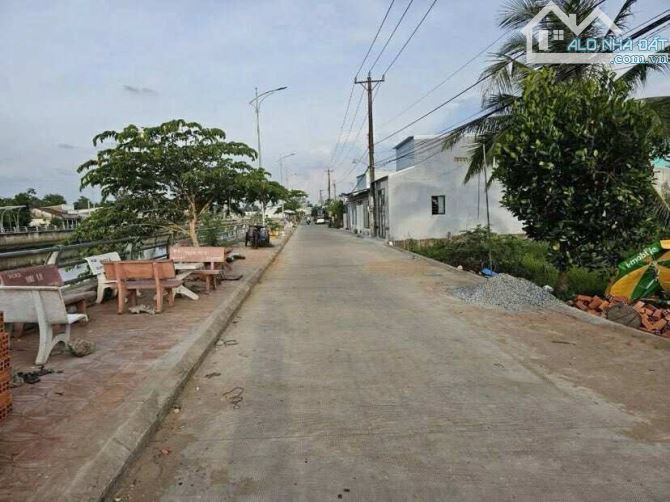 Bán đất 270 m2 thổ cư mặt tiền Tô Vĩnh Diện view sông