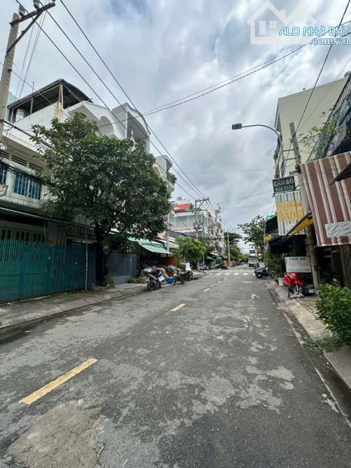 cho thuê nhà MT nguyễn văn vịnh 4x40 vỉa hè rộng phù hợp mọi ngành nghề