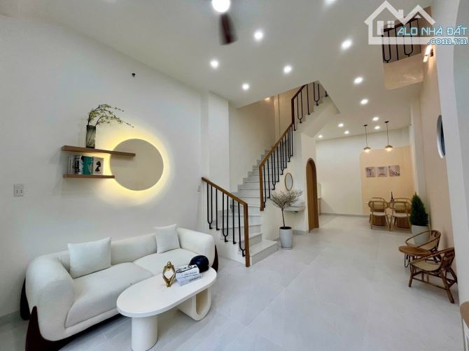 Bán nhà Tân Thới Hiệp - đẹp mê - hẻm oto - Quận 12.  💐(4*12) giá 5 tỷ 080triệu. Trệt, 2 l