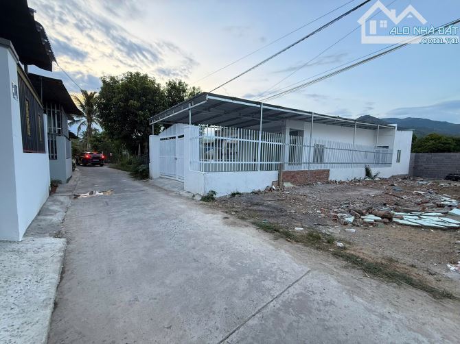 Cần bán lô đất Thôn 1 - xã Diên Phú- Diên Khánh  Dt: 120m2, ngang trước sau 5m Giá chỉ :