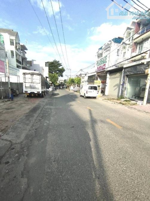 Mặt tiền kinh doanh đường THỚI AN 13, Q12, DT 77m2 (4 x 19), đường trước nhà 12m.