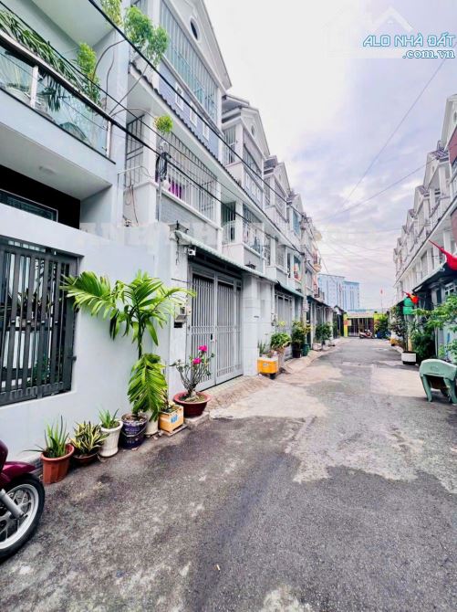 Bán Nhà 3 Tầng Hẻm Xe Hơi Đường Tân Hoà 2 - Hiệp Phú, Nhà Mới - Giá 5.8 Tỷ Cơ hội sở hữu c