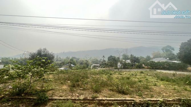 Cả huyện còn duy nhất một lô đẹp như thế này, hơn 1000m2, mà giá rẻ như bún