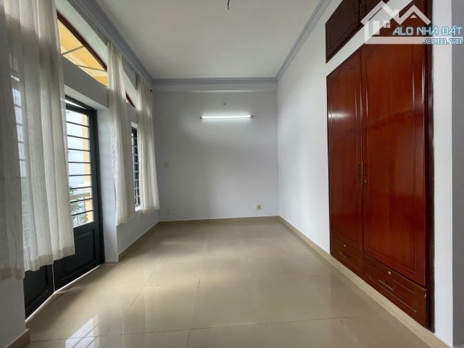 Nhà nguyên căn ngay Trần Não, 5x17 trệt 1 lầu 2 phòng ngủ, sân rộng