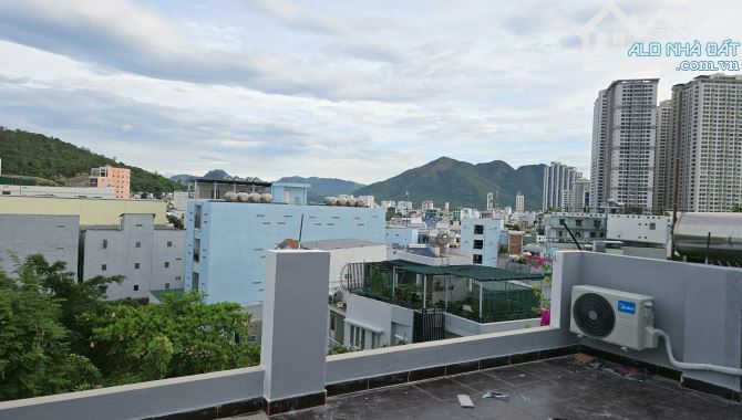 VPHUOC8  Chủ gửi bán căn hộ 10 phòng vip thang máy, phòng cháy đầy đủ cạnh đại học Nha Tra