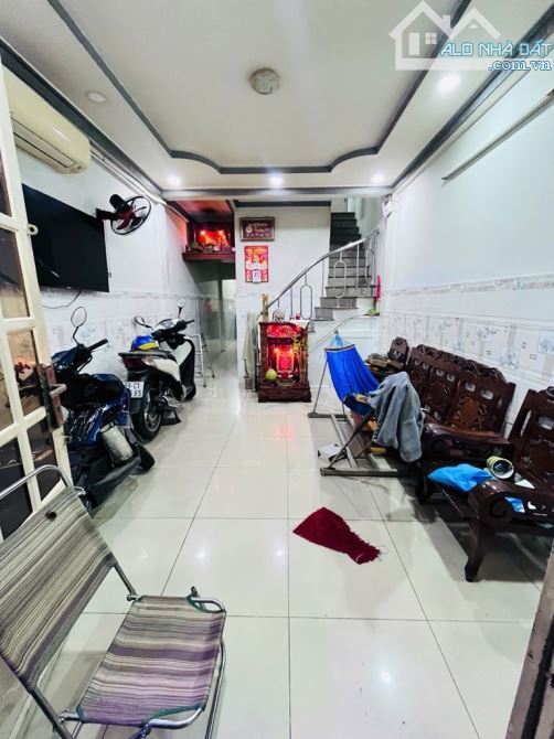 Nhà đẹp Dương Bá Trạc 4PN, 50m2 , SHR , nở hậu tài lộc , 4,6 tỷ .