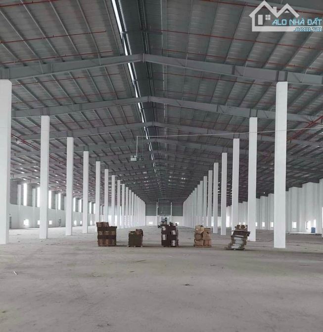 Cho thuê kho xưởng XÂY MỚI, THỊNH LIỆT-TAM TRINH,1900-2000M2, xe công đỗ cửa, mái cao 6-8m