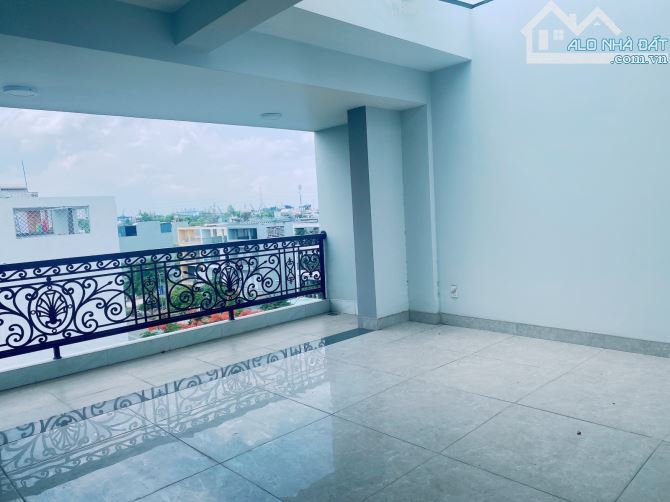 Bán nhà mới có thang máy, khu dân cư cao cấp, yên tĩnh. Giá cực tốt