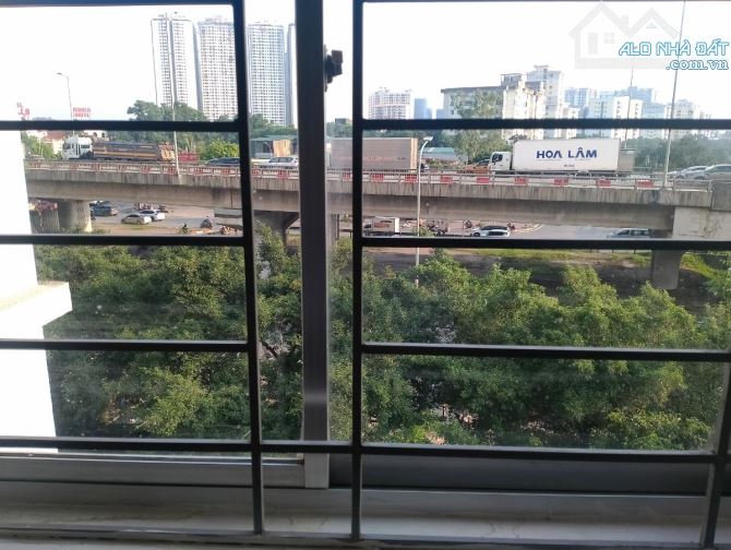 CĂN HỘ CHUNG CƯ 50M² 2 NGỦ Ở LINH ĐÀM - LÔ GÓC - MẶT PHỐ VIEW SÔNG THƠ MỘNG - 3.2 TỶ