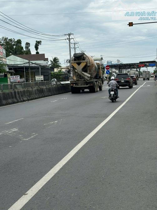 Cho thuê kho 1000m2 mặt tiền quốc lộ 1a không cấm tải giá chỉ 30 nghìn/m2
