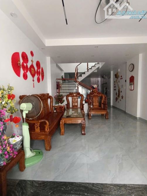 Bán nhà 3 tầng độc lập , phố đằng hải