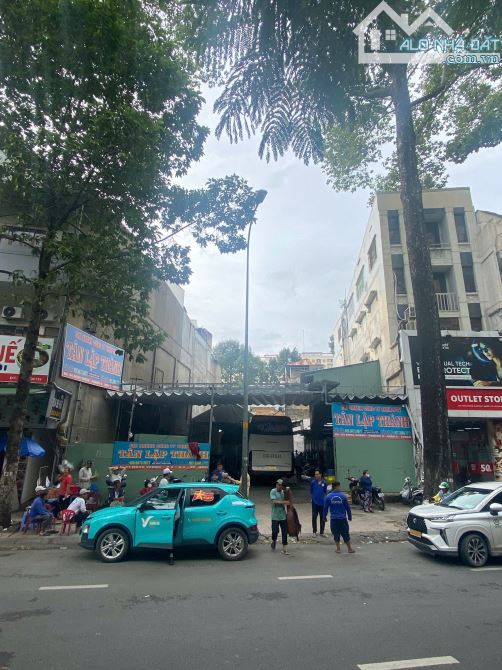 Mặt tiền Hùng Vương, Quận 5. Làn xe máy. Đối diện chợ An Đông: 15mx35m,CN: 458m2 - 199 tỷ