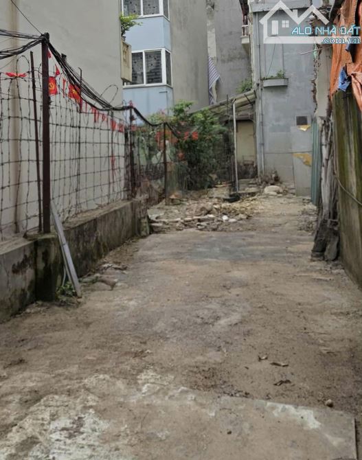 Bán Đất khu Lạc Long Quân, 85m2 Lô góc, Ngõ thông, Dòng tiền, An sinh tốt, Giá 12.5 Tỷ