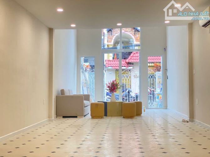Bán nhà mặt tiền đường Hồng Bàng Q.5 Dt 8x25m - 7 tầng- Giá 65 tỷ
