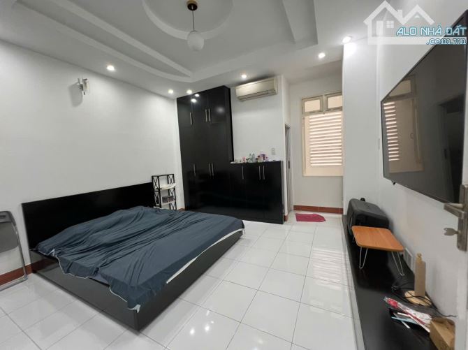 Bán Nhà Mặt tiền Nguyễn Đình Chiểu Quận 3 DT: 5x14 KC: 7 Tầng Giá Chỉ: 24 Tỷ TL Bán Nhanh