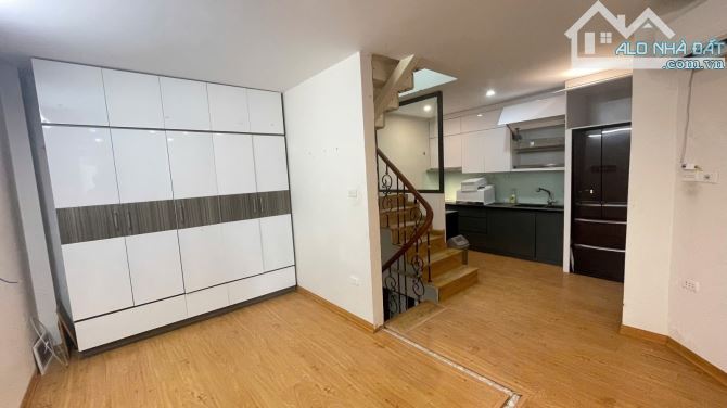 NHÀ MỚI ĐẸP PHỐ HÀNG THAN,25M2 TRƯỚC NHÀ SÂN RỘNG RÃI, 10M Ô TÔ 4 TẦNG, 5.5 TỶ.