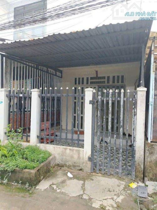 Bán nhà 60 m2 có sân rộng gần đại học FPT	1,48 tỷ