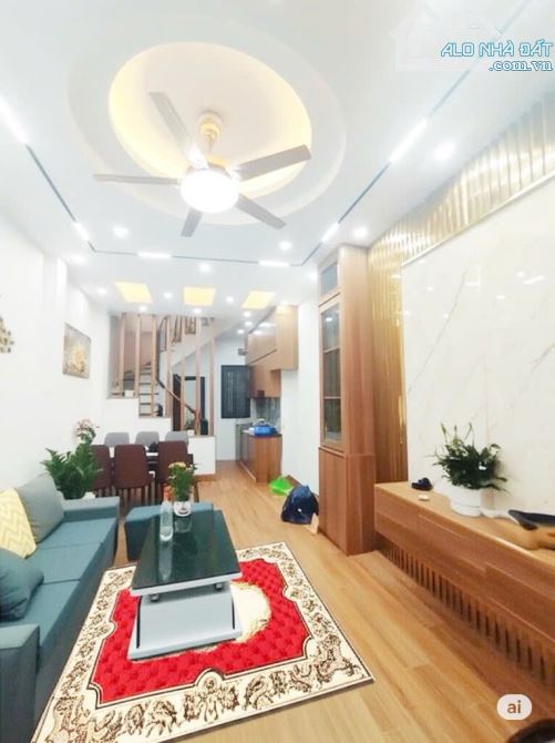 Bán nhà Linh Đàm, 40m, 5 tầng, 5.3 tỷ, gần ô tô