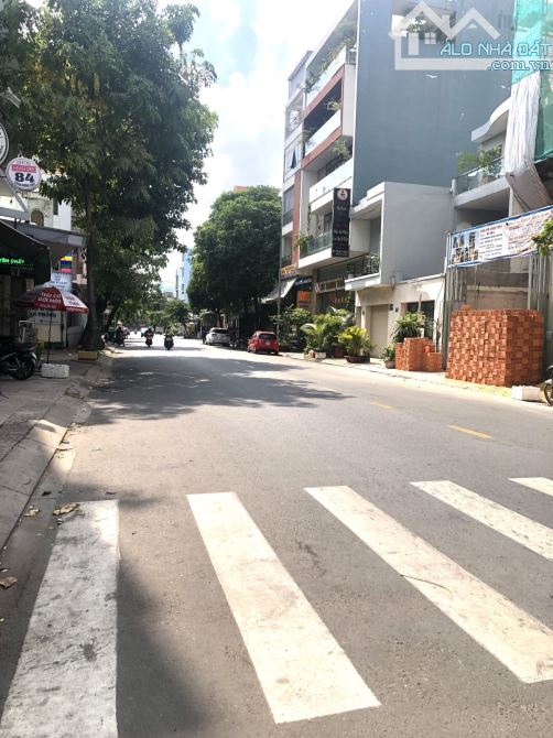 ❓31 💥Lô gốc Trần Hưng Đạo - 5x21 - 3 tầng dòng tiền 30tr/th - giá 21,5 tỷ thương lượng