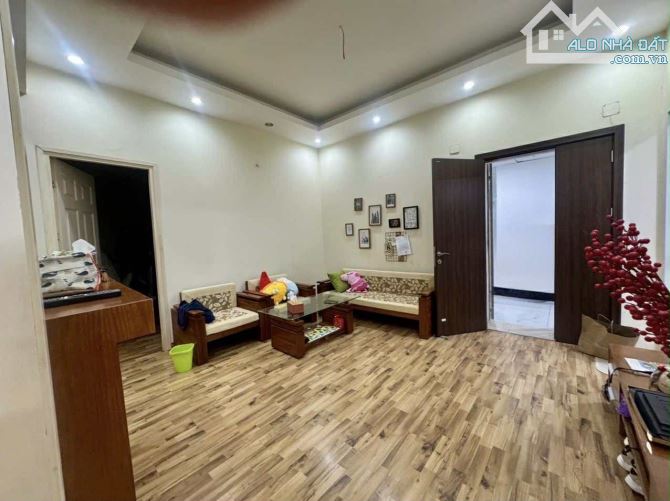 Gia đình cần bán căn CT1 Xa La, 90m2, 3n 2w, sổ đỏ, 4.38 tỷ
