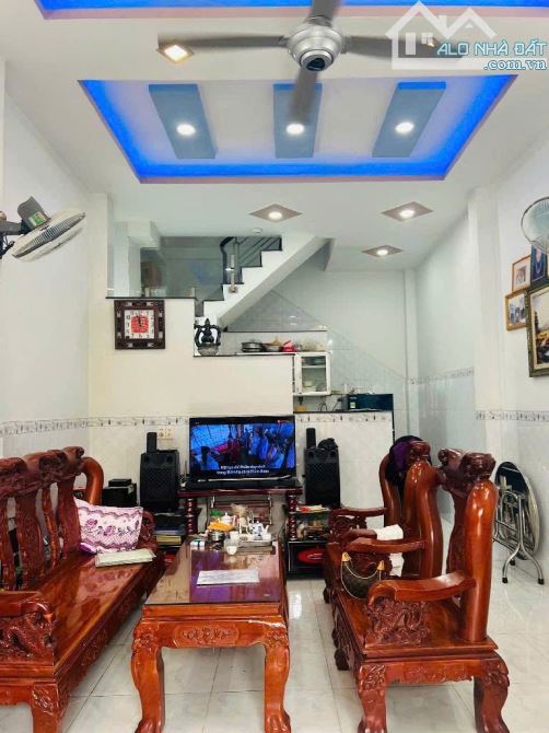 Nhà LÊ VĂN QUỚI -HXH 5M GẦN TÂN PHÚ  4X10 ( 40M )