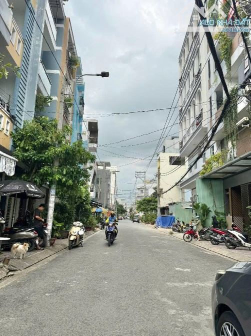 BÁN NHÀ NGAY NGUYỄN HỮU TIẾN, TÂN PHÚ - DT 32M2, 4M X 8M, 2 TẦNG, HẺM 5M. GIÁ 3.5 TỶ.