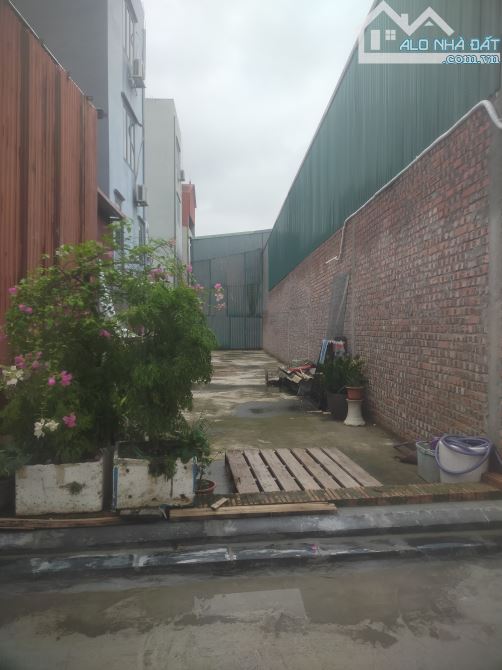 Cần bán gấp mảnh đất siêu đẹp - gần trục chính đường Việt hùng -đông anh  giá cắt lỗ