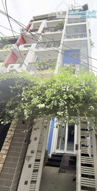 Ngay Siêu Thị Big C. Q10. Hẻm 5M thông. Nhà 6 tầng siêu đẹp. 7PN. ST. Giá 16,x tỷ.