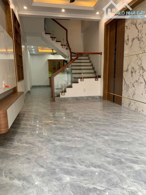 Bán nhà ngõ phố Vũ Hựu, khu Hồ Sươt, ph Lê Thanh Nghị, Tây HP, 47m2, 3 tầng, 3 ngủ, 3 vs
