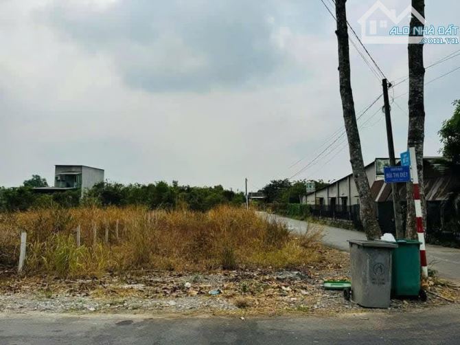 Bán đất thổ cư góc 2 mặt tiền Bùi Thị Điệt xã Phạm Văn Cội Củ Chi TPHCM, DT: 10x25m.