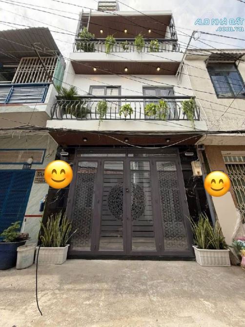 Ngay Vincom Quang Trung, view phi trường, 22m2, 3 tầng, hiểm thông, an ninh