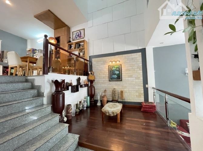 💥 Biệt Thự Đẹp 3 Tầng – Lô Góc 2MT – 99m2 - Gara Ô Tô – Huỳnh Mẫn Đạt – 12,x Tỷ