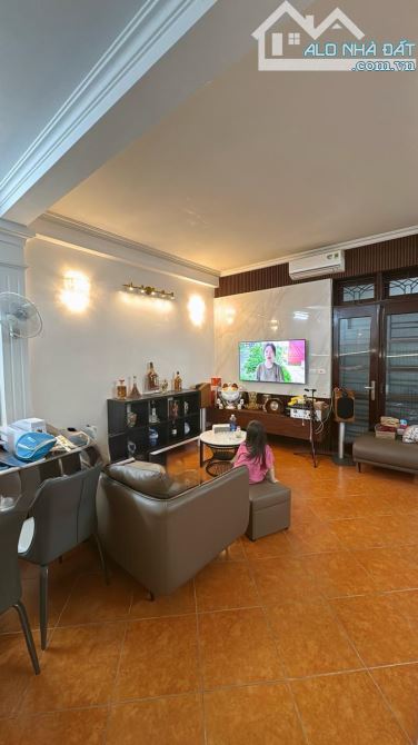 BÁN NHÀ NGÕ 117 NGUYỄN SƠN 45M² ×4 TẦNG, MT 7M, GIÁ 13.1 TỶ LONG BIÊN