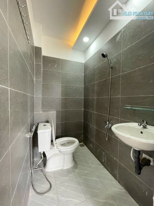 CĂN HỘ STUDIO FULL NỘI THẤT CỬA SỔ LỚN ĐÓN NẮNG QUẬN 1 - 10