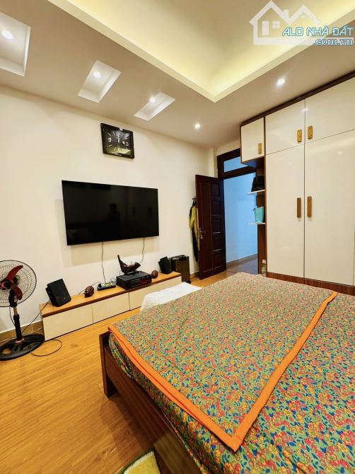 BÁN NHÀ CẦU GIẤY CẠNH CÔNG VIÊN NGHĨA ĐÔ, 80m2 5T, MT 4.3m, DÂN XÂY, 2 THOÁNG, GIÁ 15.5 TỶ - 10
