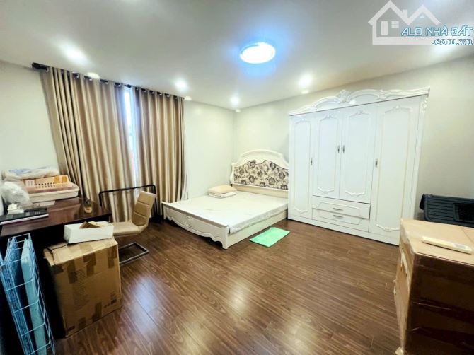 Bán nhà đẹp 5 tầng ngang 5,5m vị trí hiếm Phùng Văn Cung Giao Phan Xích Long - 10