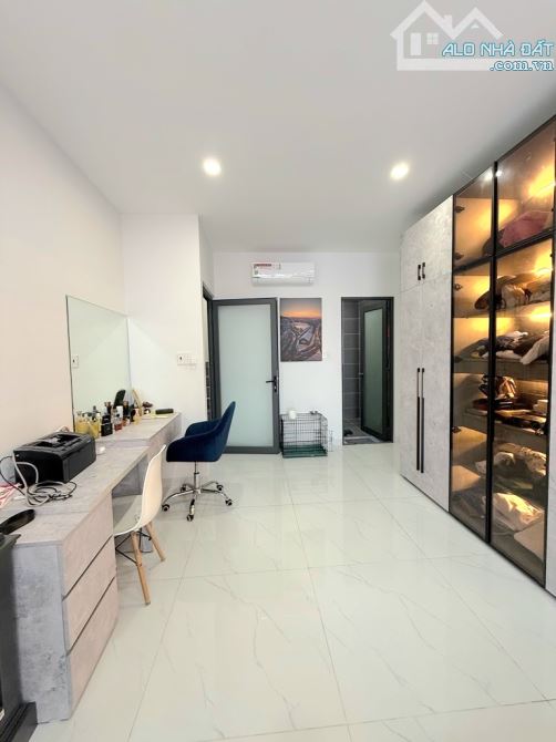 Nhà 3 tầng Khánh Hội, Quận 4, BTCT, KDC hiện hữu, hoàn công, Mình viết lại bài đăng th7 tỷ - 10