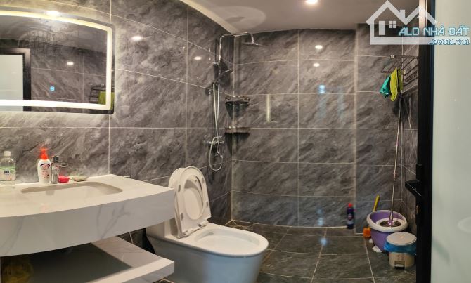 Nhà đẹp 6 tầng thang máy ngõ 279 Đội Cấn, 40m2 gần oto, full nội thất. Giá 11.5 tỷ - 10