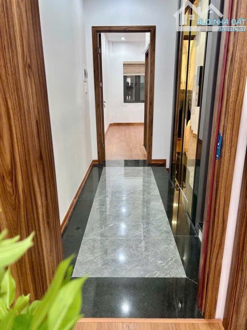 BÁN NHÀ NGUYỄN KHOÁI, TRẦN KHÁT CHÂN – DÂN XÂY - GARA Ô TÔ – 72M2 CHỈ 18,5 TỶ - 10