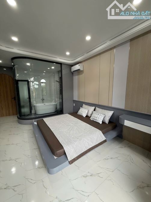 Bán nhà mới như hình, 390/ Hà Huy Giáp, Q12, giáp Gò Vấp. 4*20m, 5tấm, có TM, HXH 10m, 8.7 - 10