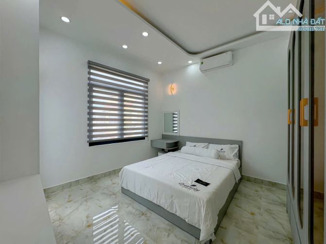 Siêu phẩm hẻm 1056 Huỳnh Tấn Phát, Q7, DT 14,5 x8m, 3 lầu. Giá 7,8 tỷ - 11