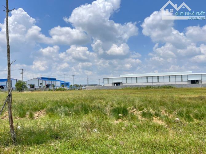BÁN LÔ ĐẤT 5000M2 TRONG KCN ĐỨC HÒA, LONG AN GIÁ 120USD/M2 - VỊ TRÍ ĐẸP - PHÁP LÝ ĐẦY ĐỦ - 1