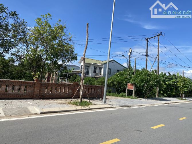 Bán nhà 2T Bùi Thị Xuân mát mẻ cạnh Sông Hương không lụt - 1