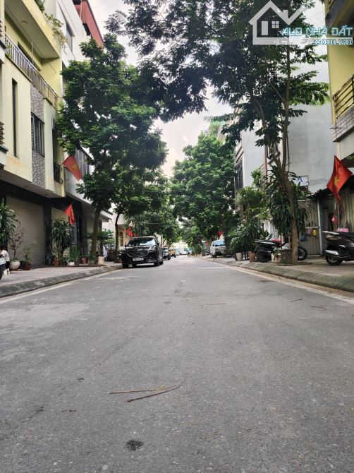 SIÊU ĐẸP NGỌC TRÌ LB,DT144M2, MT6.4M, GARA Ô TÔ, ÔTÔ TRÁNH, KINH DOANH, GIÁ 20.X TỶ - 1