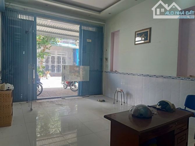 2 - Chủ gởi: Cho thuê nhà trệt lầu 9 triệu mới đẹp Hưng Phú - 1
