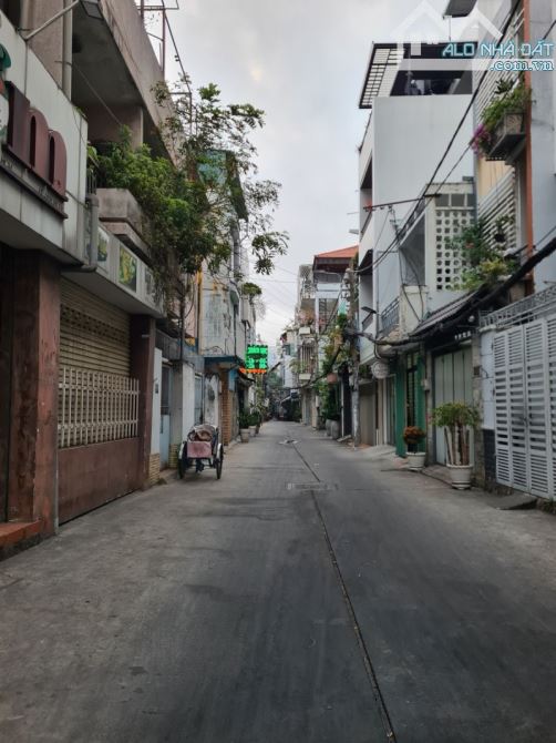 BÁN CĂN NHÀ FULL NỘI THẤT - 3 TẦNG 3 PN 3 WC - NGUYỄN TRÃI PHƯỜNG 10 QUẬN 10 - CHỈ NHỈNH 5 - 1