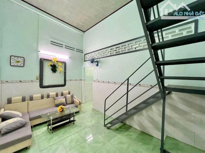 BÁN NHÀ LẦU GIÁ RẺ - KẾ BÊN CHỢ,  TRƯỜNG HỌC - 1