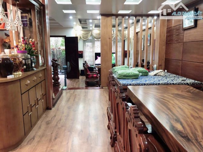 CHỈ  2X TỶ - SỞ HỮU NHÀ LÔ GÓC KINH DOANH ĐẸP NHẤT QUANG TRUNG - HÀ ĐÔNG ,KINH DOANH TỐT
